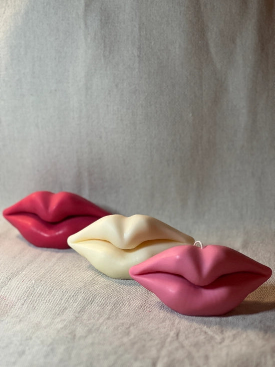 Kissable Glow Lips Candle