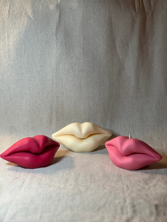Kissable Glow Lips Candle