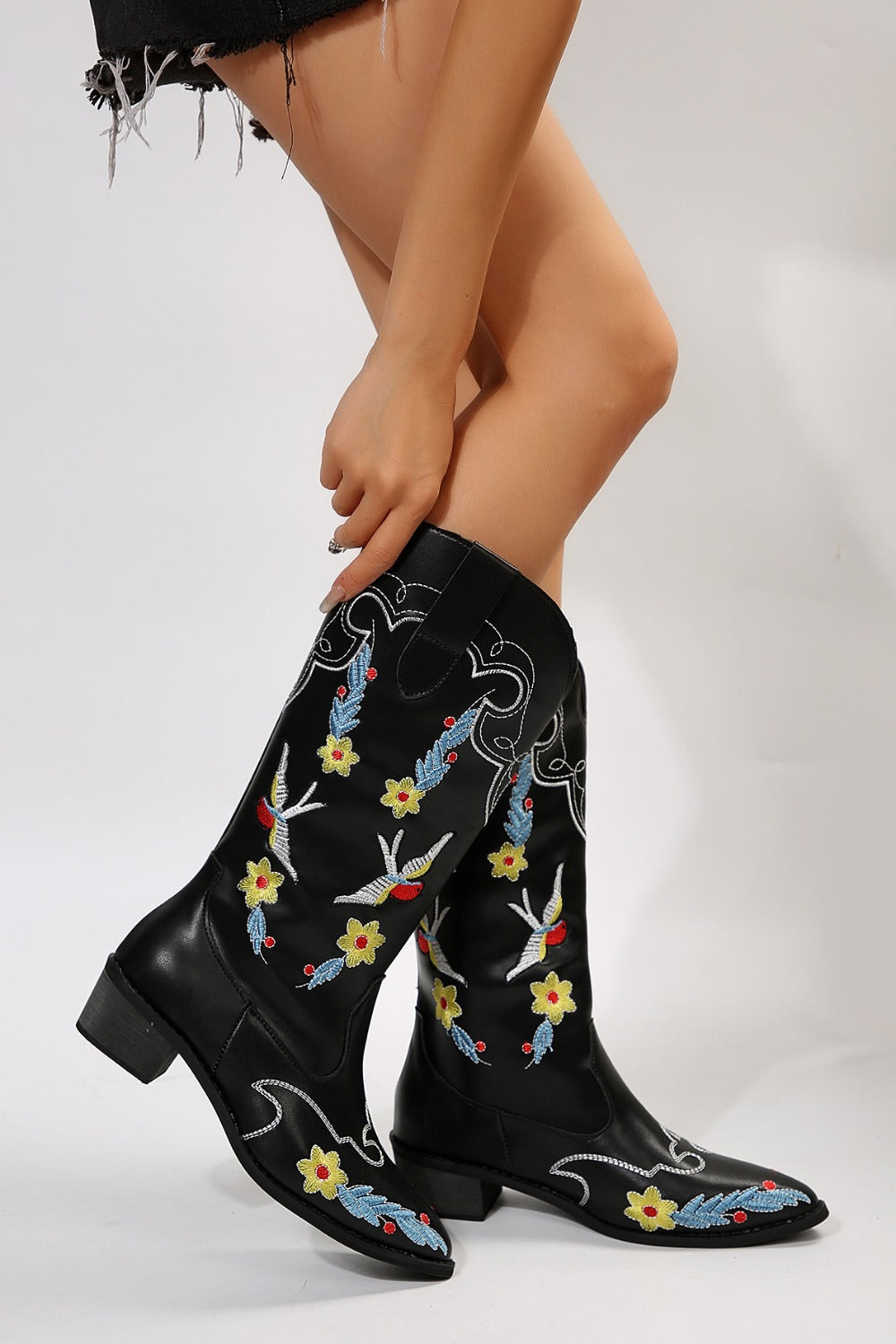 Black Floral Embroidered Point Toe Block Heel Cowboy Boots