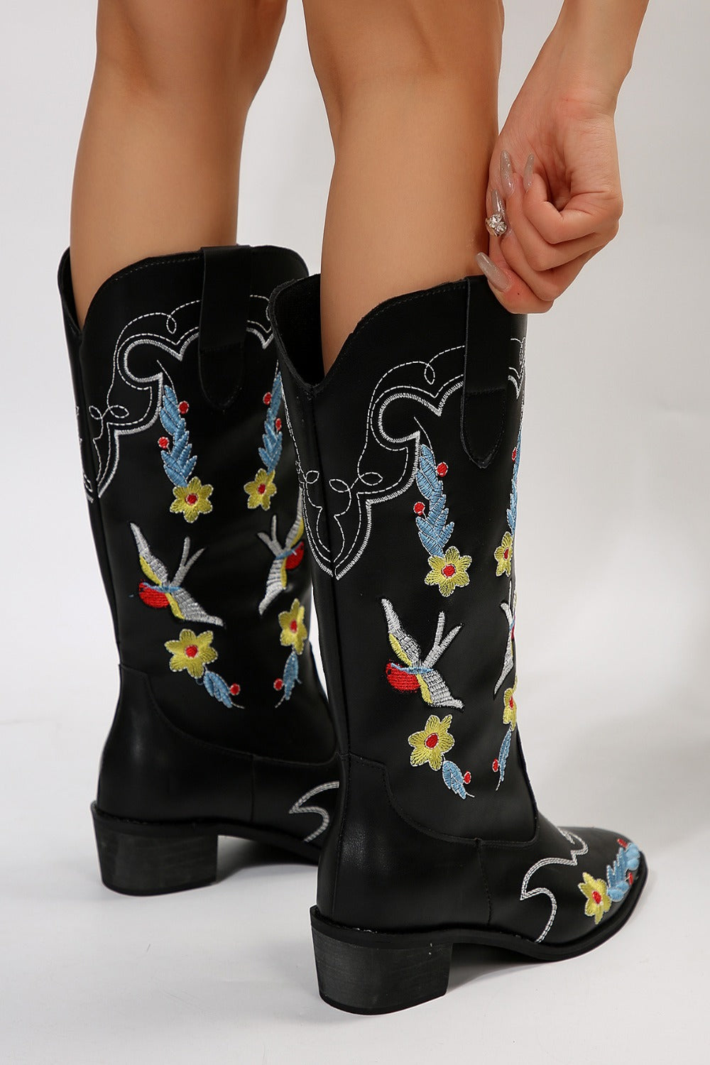 Black Floral Embroidered Point Toe Block Heel Cowboy Boots